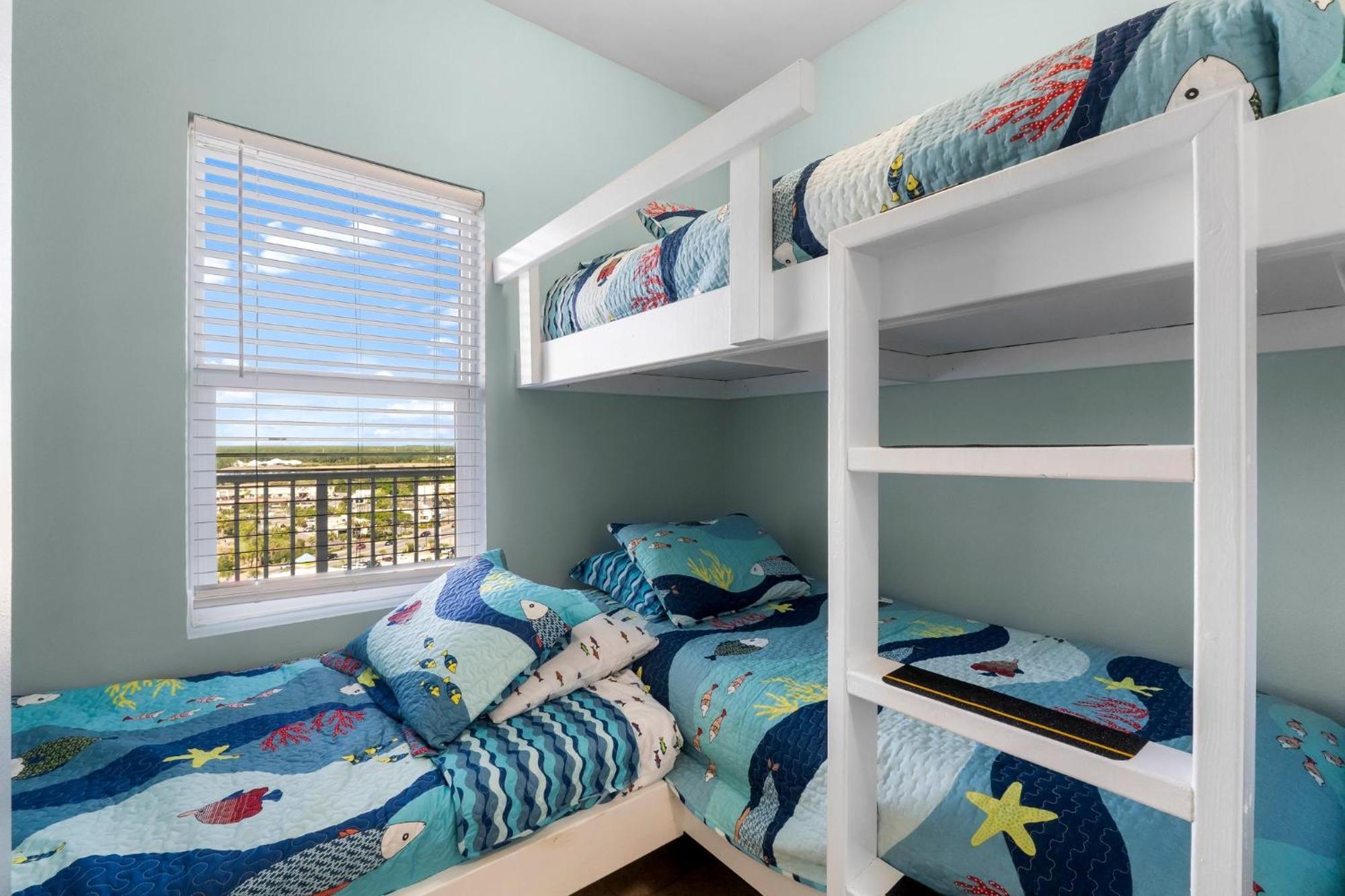 Coast Is Clear At Laketown Wharf #1225 By Nautical Holiday home